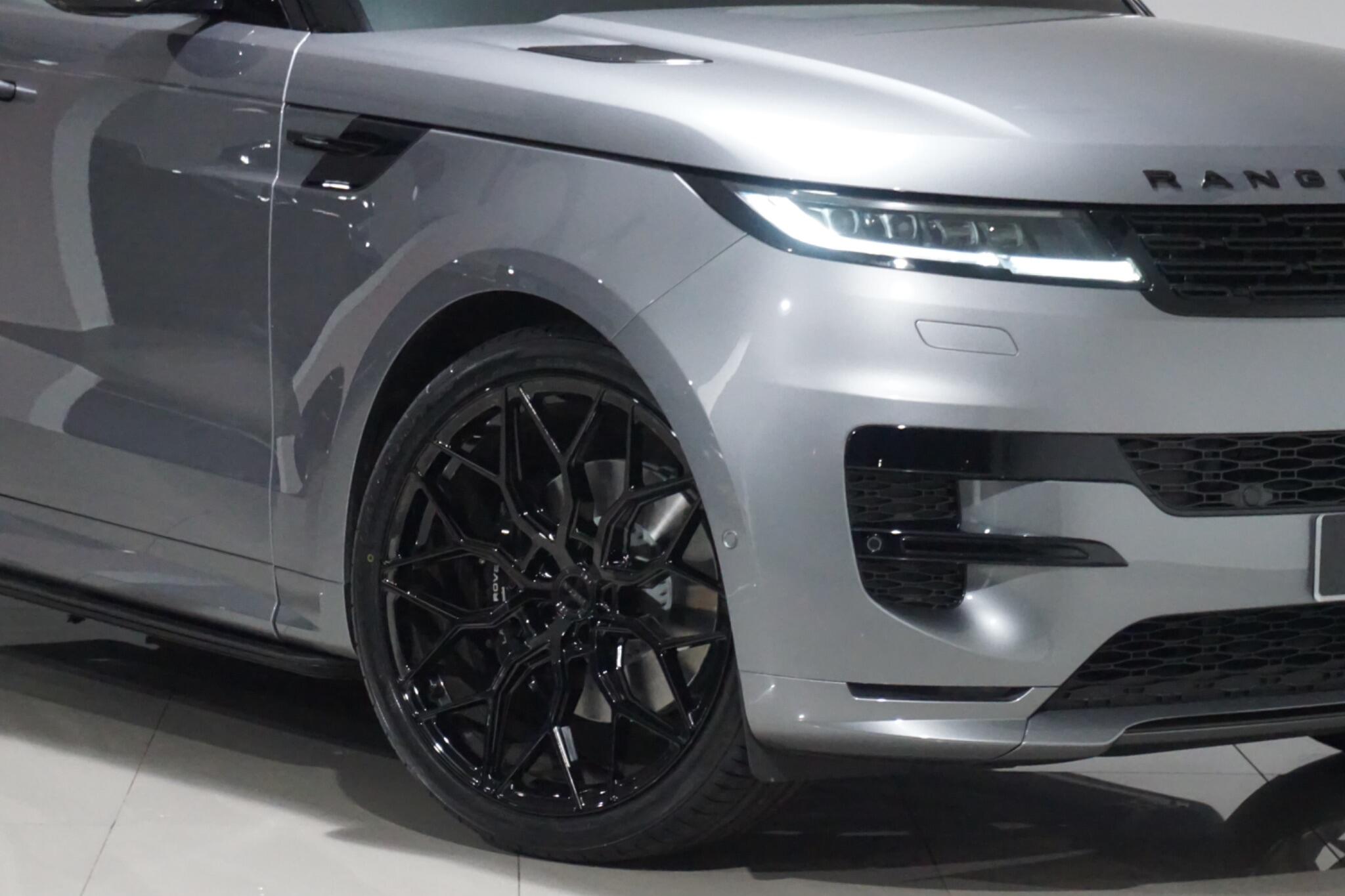 Land Rover Range Rover Sport 3.0 D300 MHEV Dynamic SE SUV 5dr Diesel Auto 4WD Euro 6 (s/s) (300 ps)